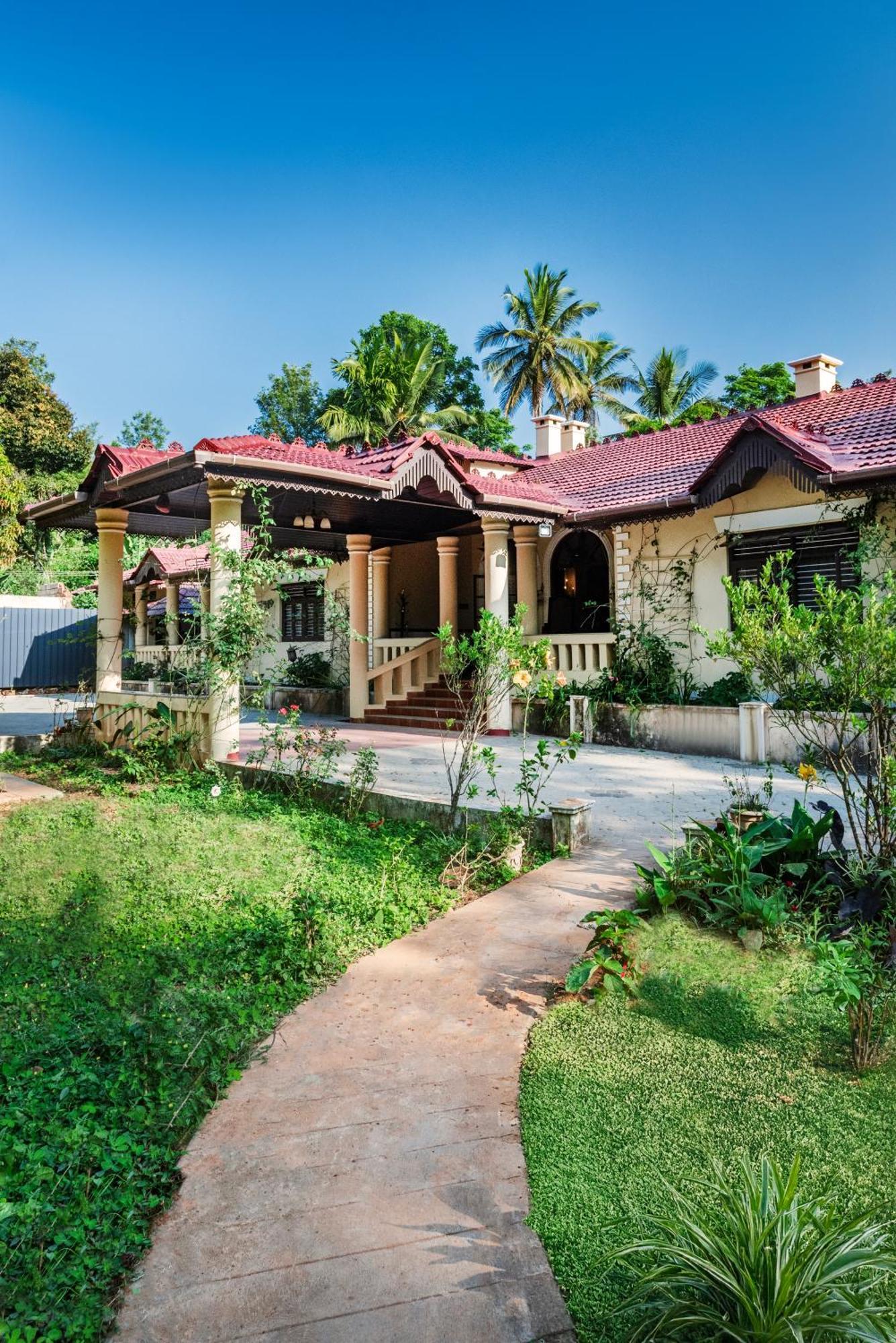 SaffronStays Calamondinn Bungalow Gonikoppal Bagian luar foto