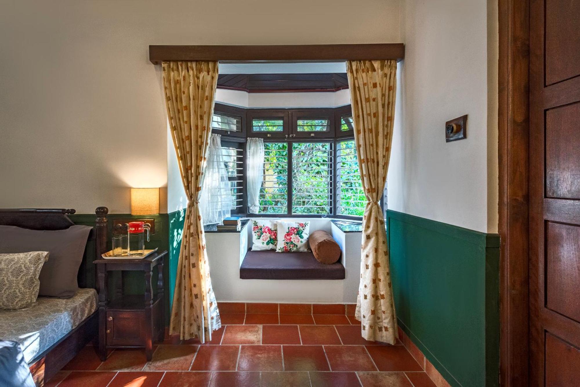 SaffronStays Calamondinn Bungalow Gonikoppal Bagian luar foto