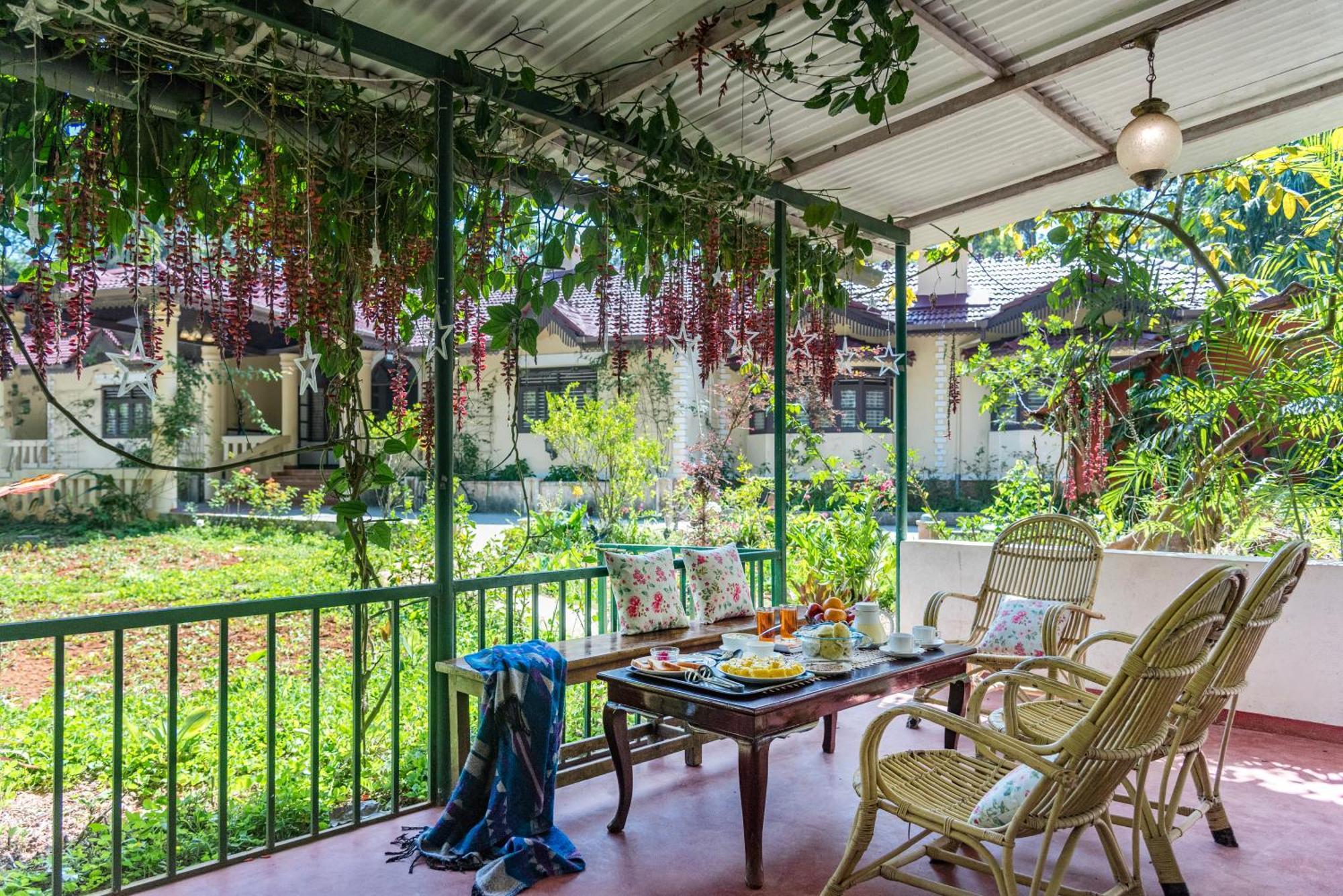 SaffronStays Calamondinn Bungalow Gonikoppal Bagian luar foto