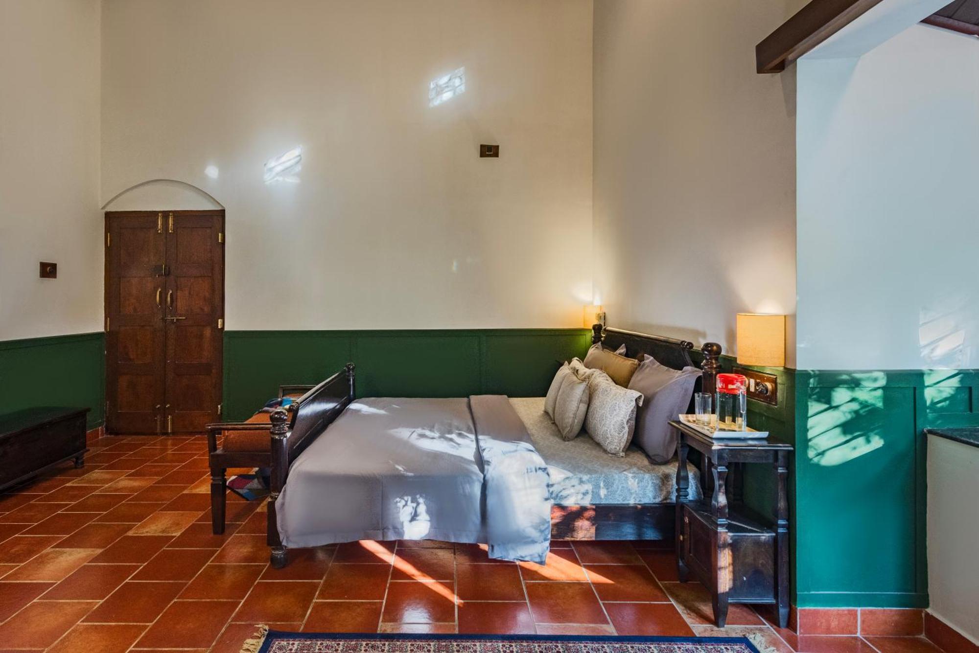 SaffronStays Calamondinn Bungalow Gonikoppal Bagian luar foto